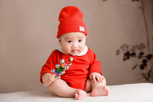 燕郊宝宝几个月戴银手镯好 燕郊宝宝几个月戴银手镯好